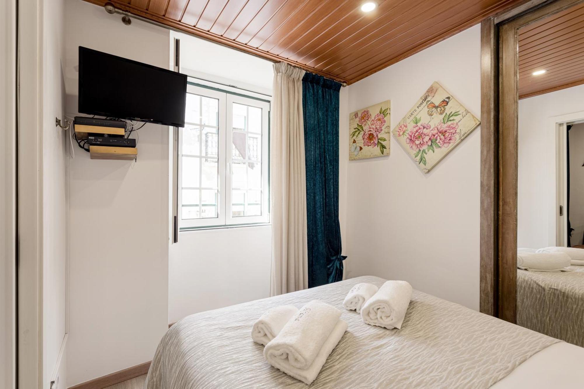 Alfama The Best Lisbon Room photo